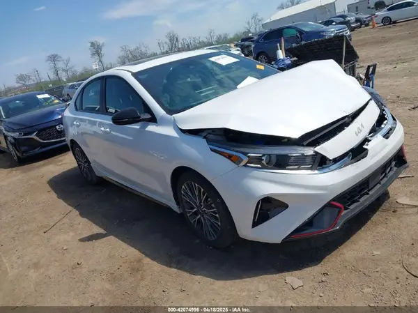 3KPF54AD8RE773355 2024 KIA FORTE - Image 1