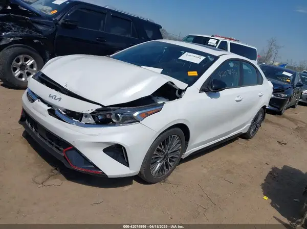 3KPF54AD8RE773355 2024 KIA FORTE - Image 2