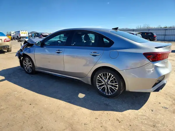 3KPF54AD8RE780712 2024 KIA FORTE - Image 2