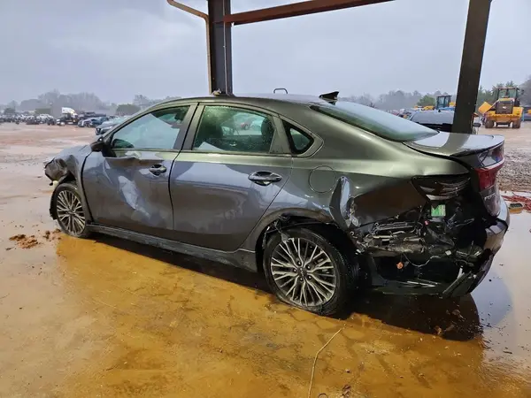 3KPF54AD8RE786140 2024 KIA FORTE - Image 2