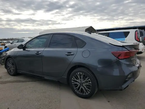 3KPF54AD8RE790821 2024 KIA FORTE - Image 2