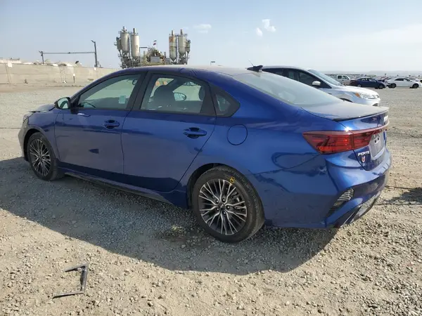 3KPF54AD8RE793301 2024 KIA FORTE - Image 2