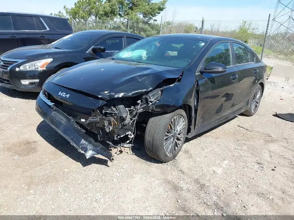 3KPF54AD8RE793864 2024 KIA FORTE - Image 2