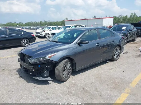 3KPF54AD8RE801042 2024 KIA FORTE - Image 2