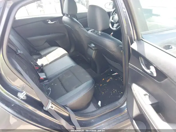 3KPF54AD8RE801042 2024 KIA FORTE - Image 8