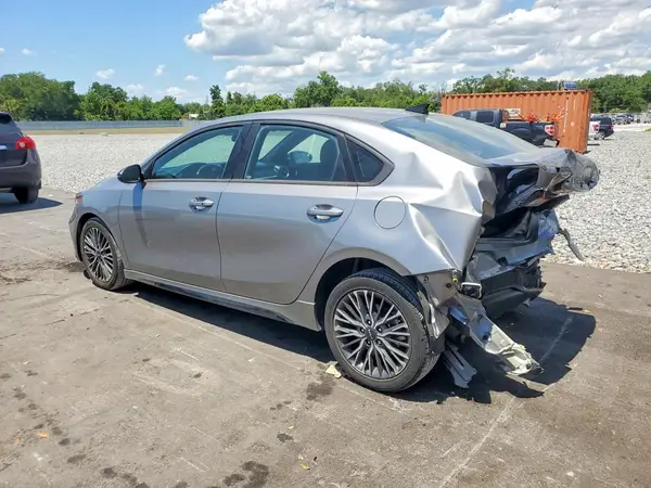3KPF54AD8RE801560 2024 KIA FORTE - Image 2