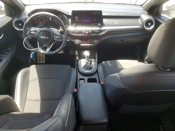 3KPF54AD8RE801560 2024 KIA FORTE - Image 8