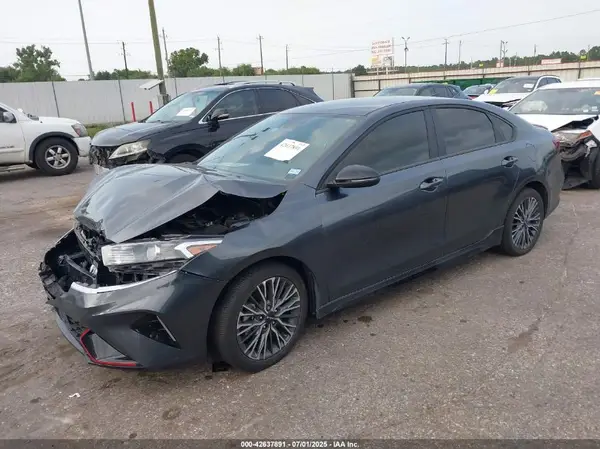 3KPF54AD8RE802465 2024 KIA FORTE - Image 2