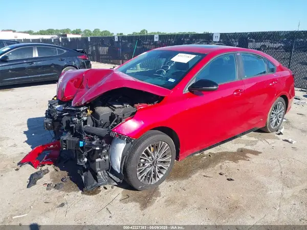 3KPF54AD8RE807343 2024 KIA FORTE - Image 2