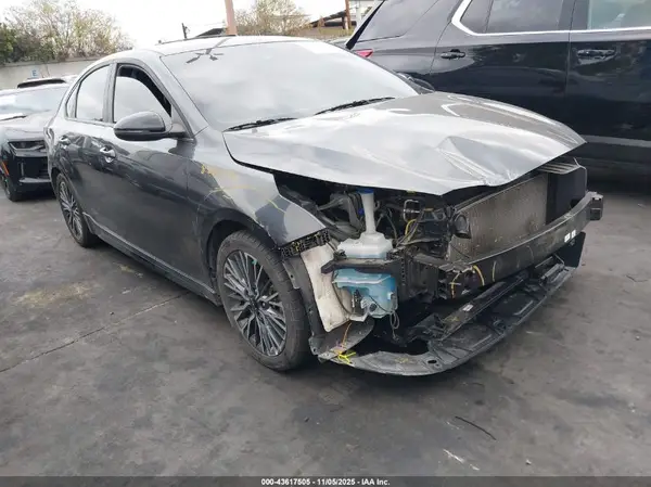 3KPF54AD8RE808072 2024 KIA FORTE - Image 1
