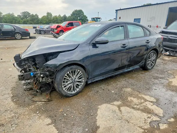 3KPF54AD8RE808847 2024 KIA FORTE - Image 1