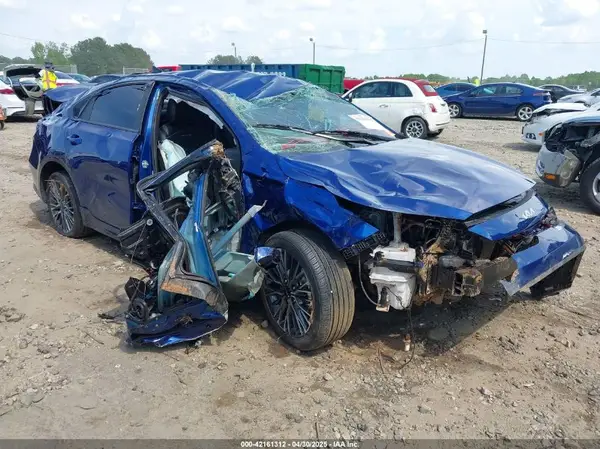 3KPF54AD8RE809500 2024 KIA FORTE - Image 1