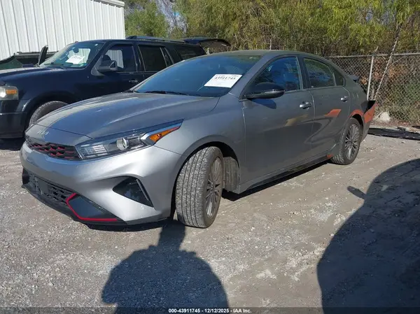 3KPF54AD8RE810484 2024 KIA FORTE - Image 2