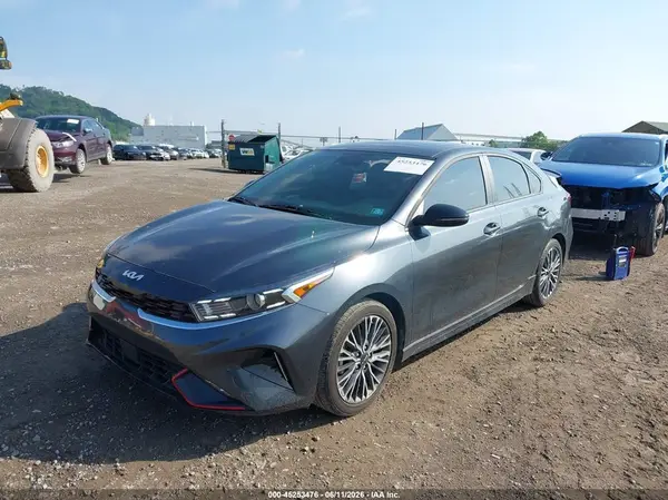 3KPF54AD8RE811733 2024 KIA FORTE - Image 2
