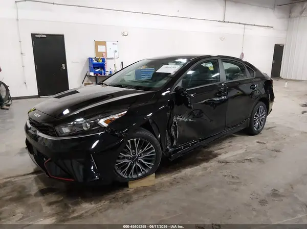 3KPF54AD8RE821307 2024 KIA FORTE - Image 2