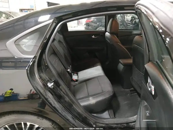 3KPF54AD8RE821307 2024 KIA FORTE - Image 8