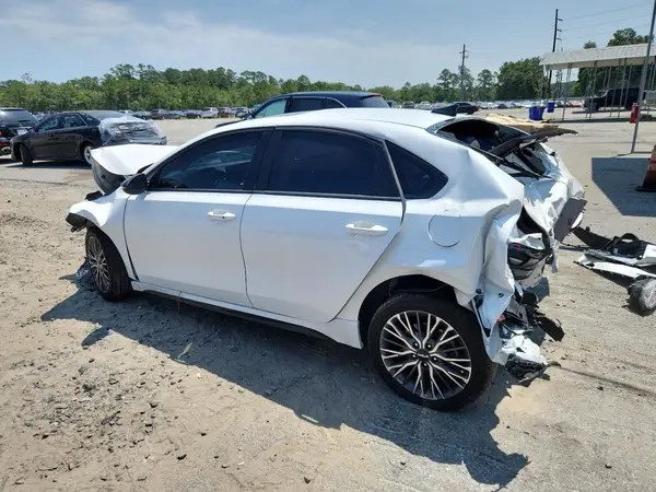 3KPF54AD8RE824174 2024 KIA FORTE - Image 2
