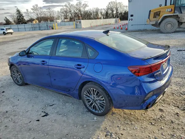 3KPF54AD8RE825017 2024 KIA FORTE - Image 2