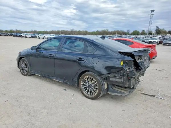 3KPF54AD8RE831304 2024 KIA FORTE - Image 2