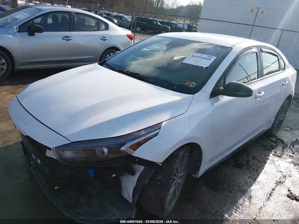 3KPF54AD8RE831965 2024 KIA FORTE - Image 2