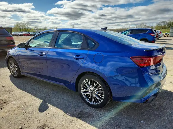 3KPF54AD8RE832307 2024 KIA FORTE - Image 2