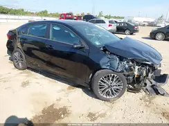 3KPF54AD8RE833571 2024 KIA FORTE