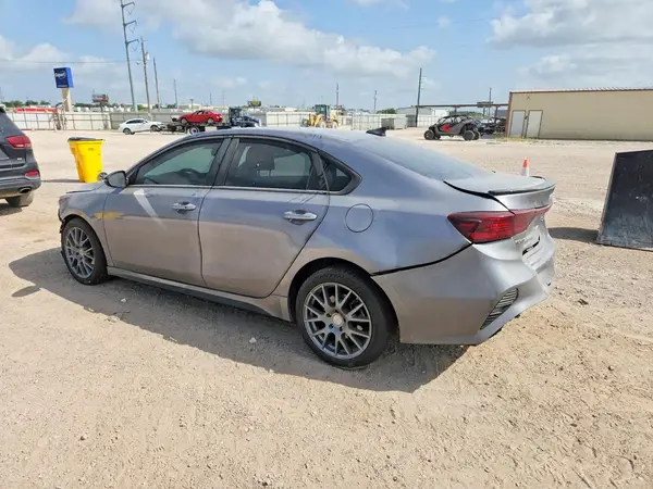 3KPF54AD8RE833893 2024 KIA FORTE - Image 2