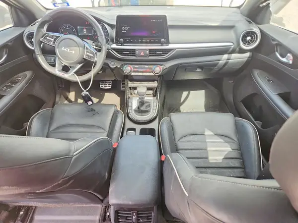 3KPF54AD8RE833893 2024 KIA FORTE - Image 8