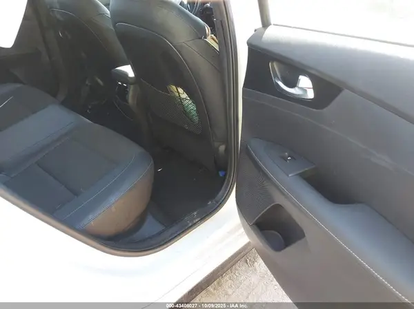 3KPF54AD8RE838723 2024 KIA FORTE - Image 8