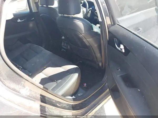 3KPF54AD9KE021542 2019 KIA FORTE - Image 8