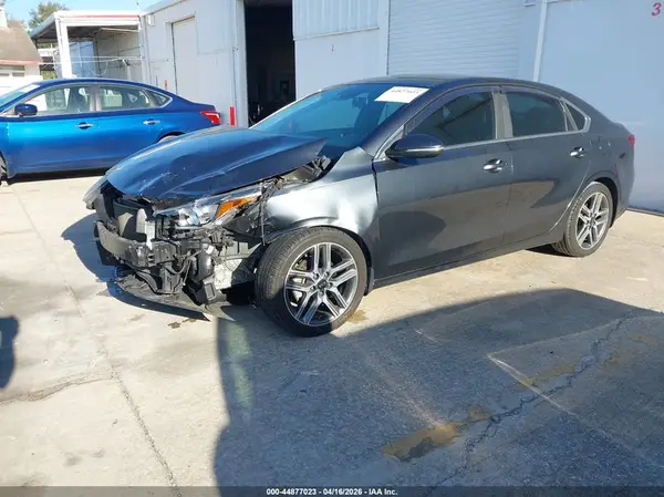 3KPF54AD9KE036025 2019 KIA FORTE - Image 2