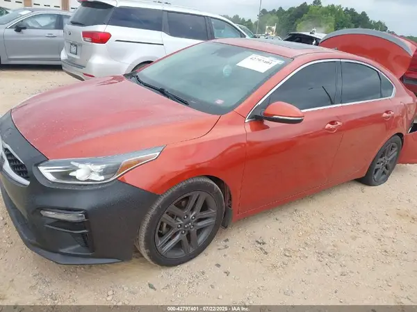 3KPF54AD9KE084611 2019 KIA FORTE - Image 2