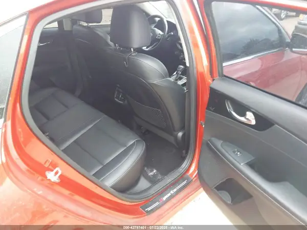 3KPF54AD9KE084611 2019 KIA FORTE - Image 8