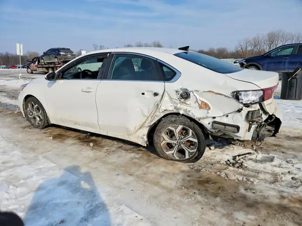 3KPF54AD9KE129949 2019 KIA FORTE - Image 2