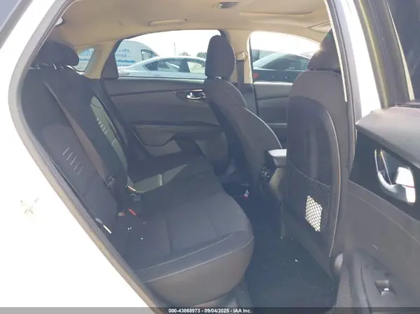 3KPF54AD9LE242415 2020 KIA FORTE - Image 8