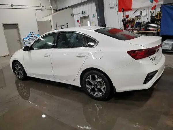 3KPF54AD9ME278722 2021 KIA FORTE - Image 2