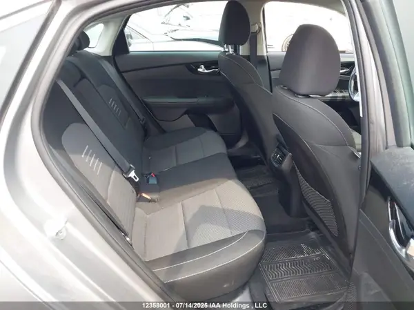 3KPF54AD9ME367142 2021 KIA FORTE - Image 8