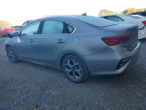 3KPF54AD9ME400138 2021 KIA FORTE - Image 2