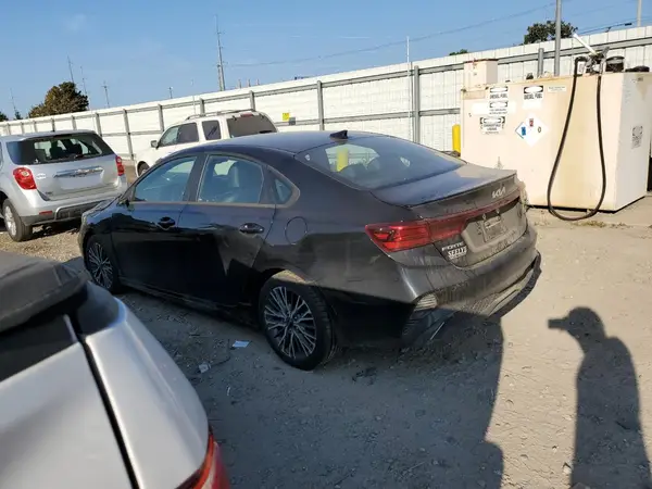 3KPF54AD9NE413389 2022 KIA FORTE - Image 2