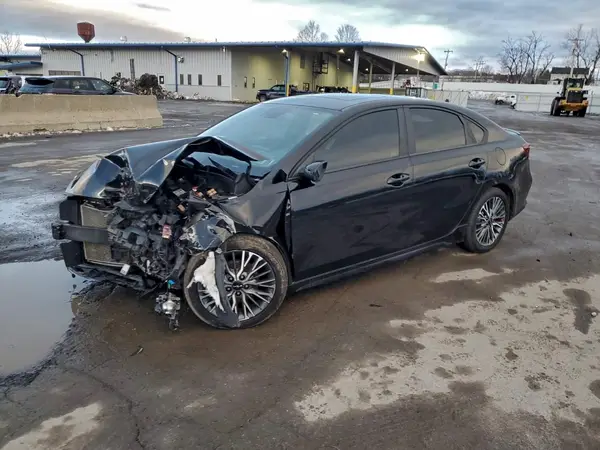 3KPF54AD9NE427521 2022 KIA FORTE - Image 1