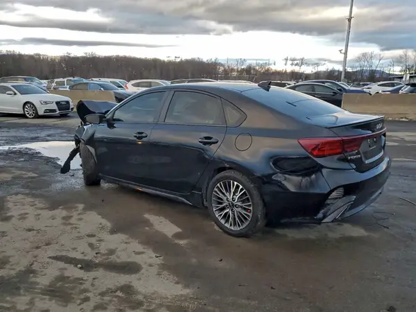 3KPF54AD9NE427521 2022 KIA FORTE - Image 2