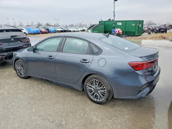 3KPF54AD9NE427535 2022 KIA FORTE - Image 2