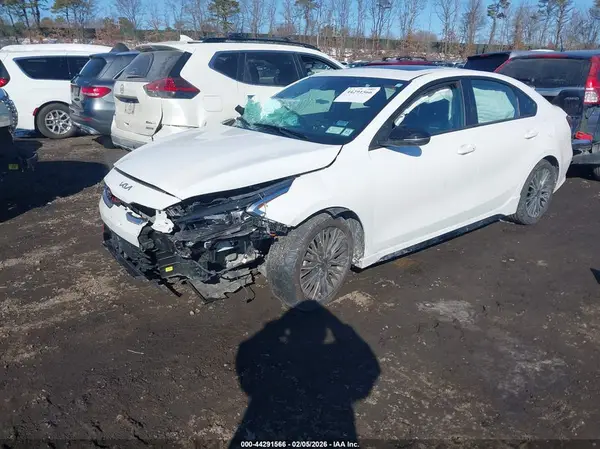 3KPF54AD9NE428197 2022 KIA FORTE - Image 2