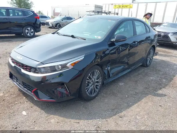 3KPF54AD9NE429107 2022 KIA FORTE - Image 2