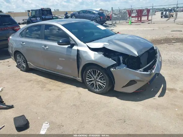 3KPF54AD9NE429639 2022 KIA FORTE - Image 1