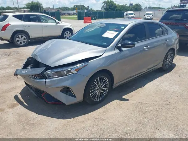 3KPF54AD9NE429639 2022 KIA FORTE - Image 2