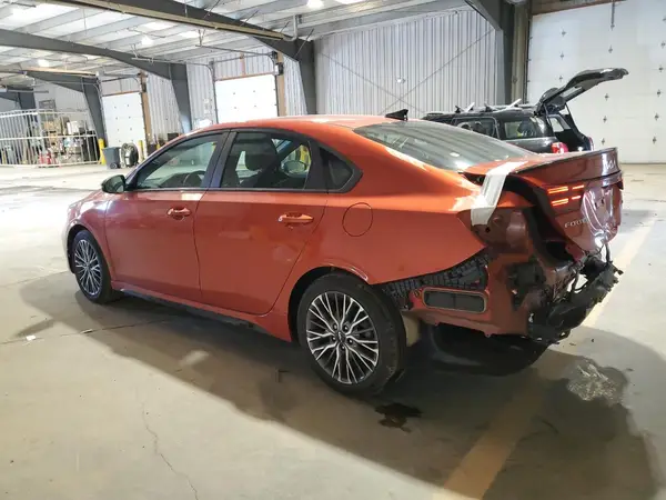 3KPF54AD9NE438213 2022 KIA FORTE - Image 2
