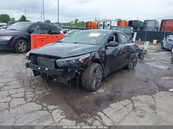 3KPF54AD9NE439815 2022 KIA FORTE - Image 2