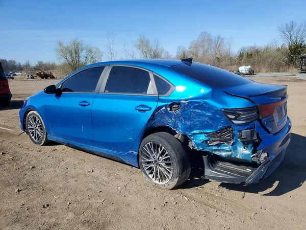 3KPF54AD9NE440981 2022 KIA FORTE - Image 2