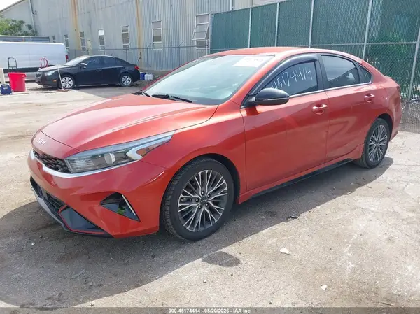 3KPF54AD9NE441371 2022 KIA FORTE - Image 2